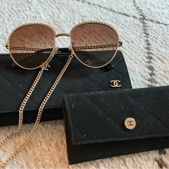 Chanel Pantos CH4242 Light Gold / Brown Gradient Lens W/ Chain. - Picture 4 of 6